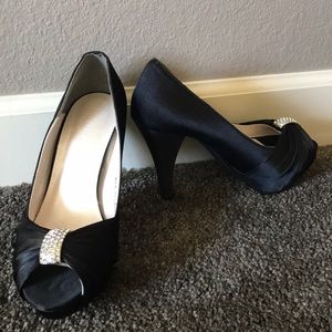 David’s Bridal Diana Black Heels